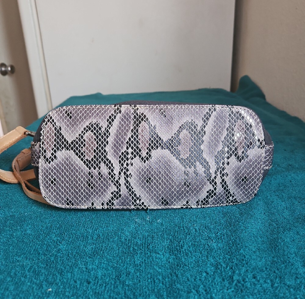 Consuela Flynn Downtown Crossbody Shoulder Bag Retired - Picture 7 of 7